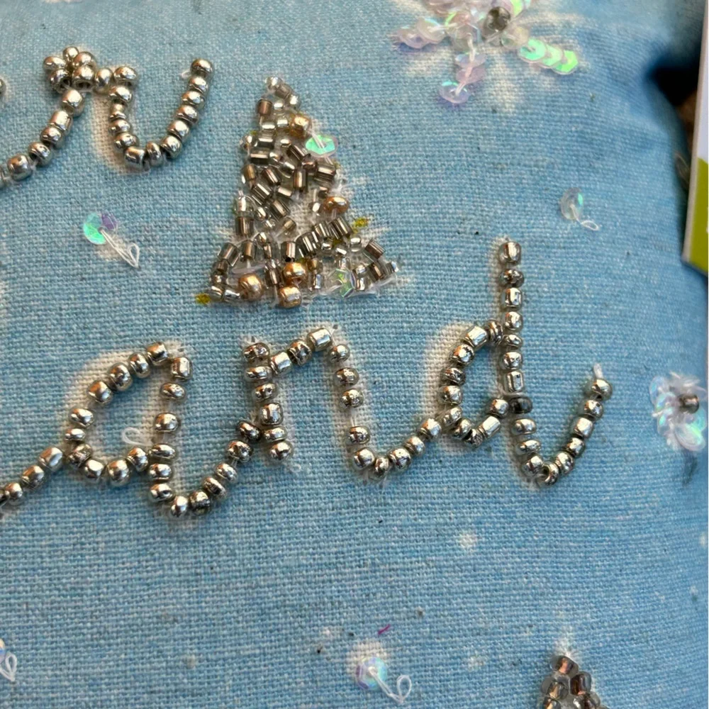 Jingles & Joy pillow ‘Winter Wonderland’ beaded sequins light blue white NWT